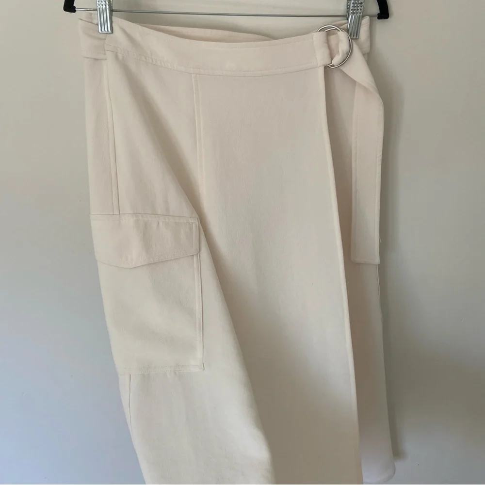 Aritzia Wilfred Hana Skirt Cream White Crepe high-rise cargo wrap midi skirt - Picture 3 of 9